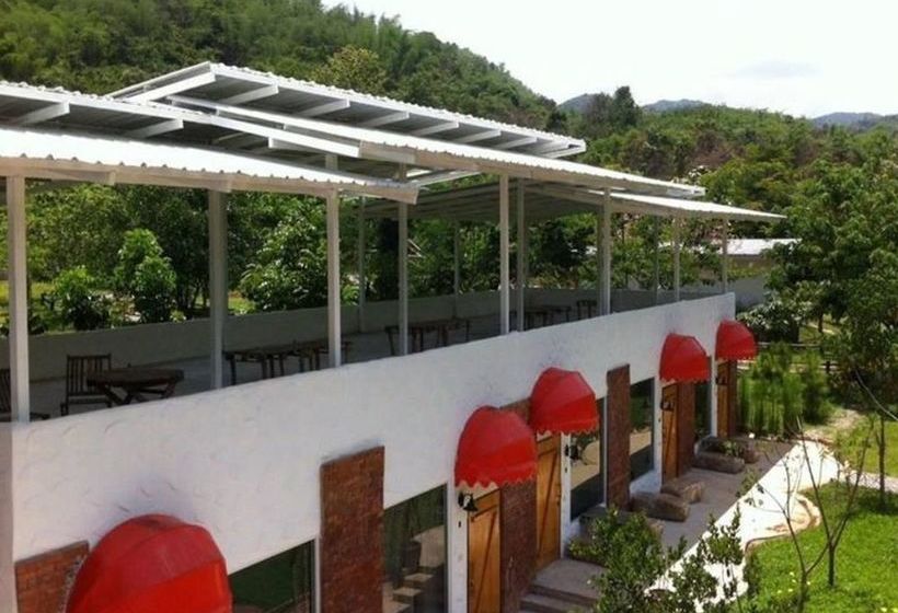 בית מלון כפרי Monoko Porploen Resort