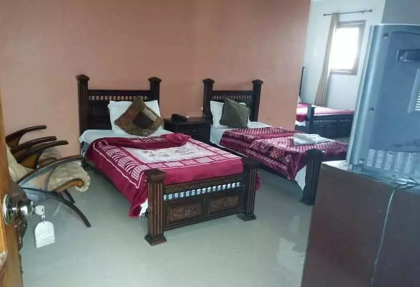 هتل  orash Lodges