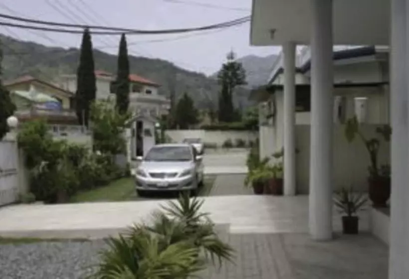 هتل  orash Lodges