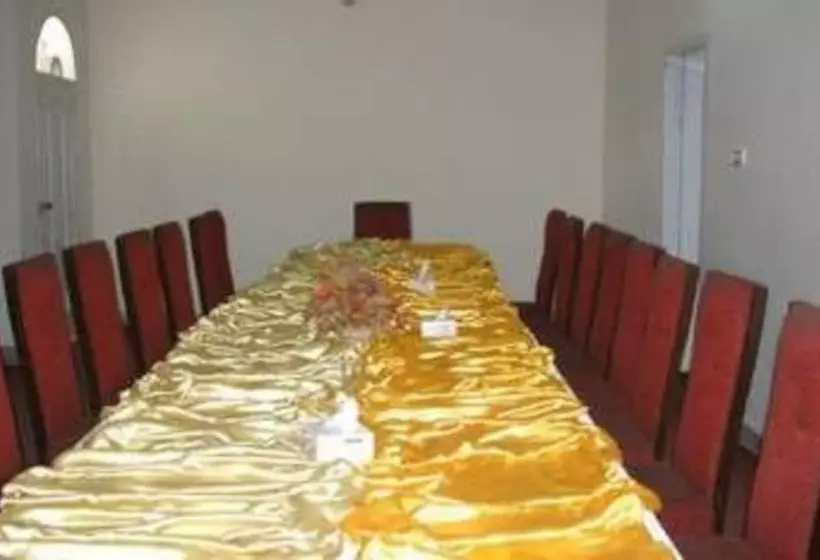 هتل  orash Lodges