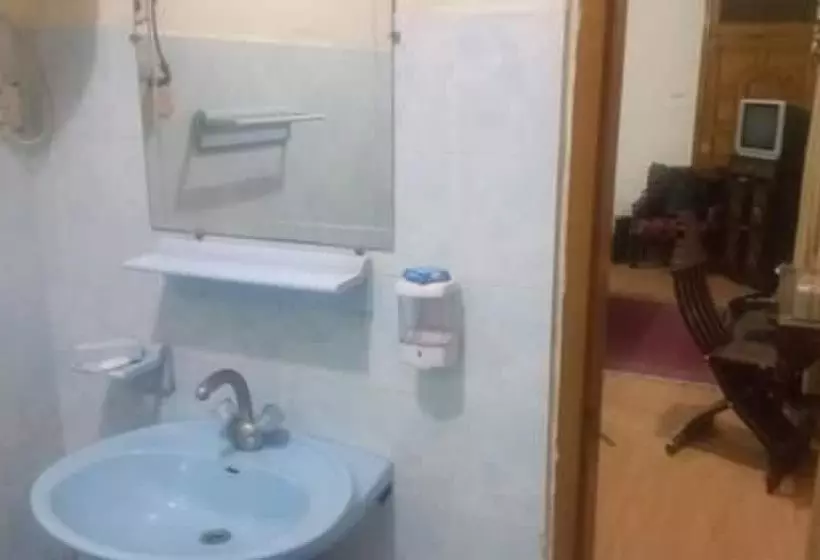 هتل  orash Lodges