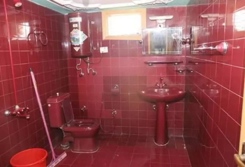 هتل  orash Lodges