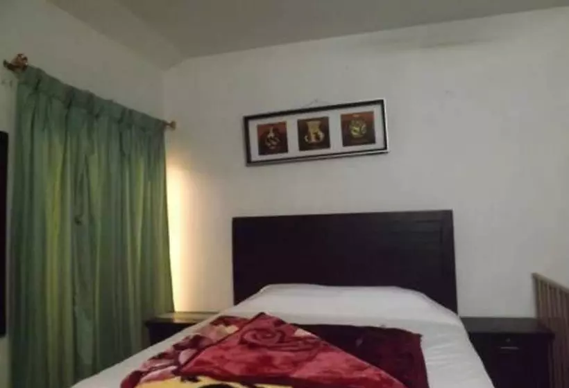 هتل  orash Lodges