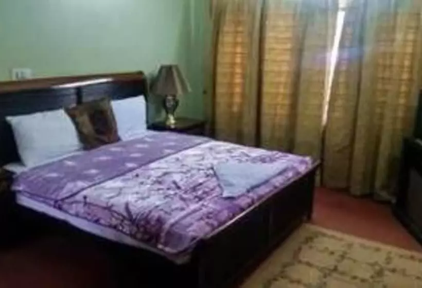 هتل  orash Lodges