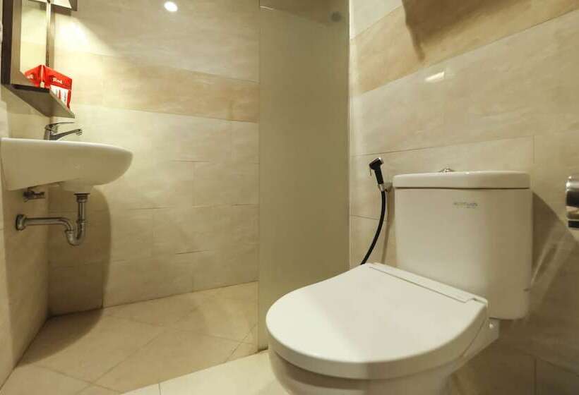 בית מלון כפרי Reddoorz Plus Near Pantai Losari