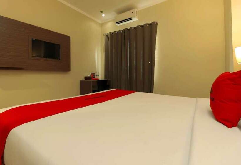 בית מלון כפרי Reddoorz Plus Near Pantai Losari