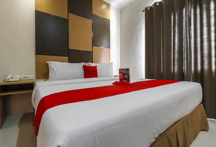 בית מלון כפרי Reddoorz Plus Near Pantai Losari