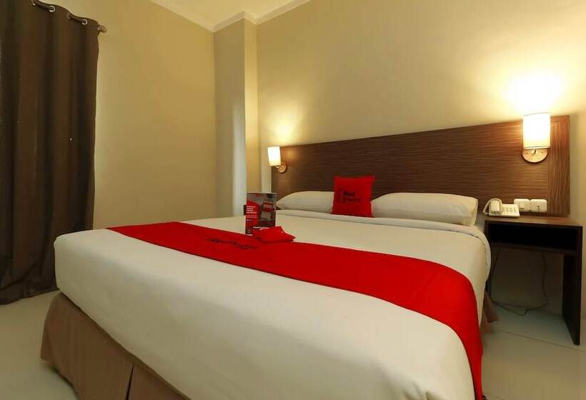 בית מלון כפרי Reddoorz Plus Near Pantai Losari