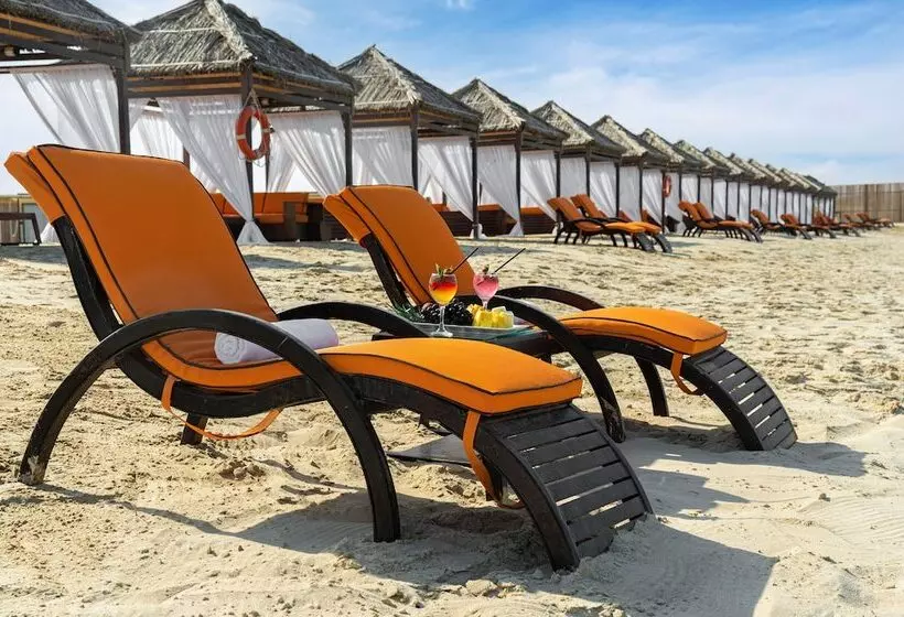 Hotelli Regency Sealine Camp