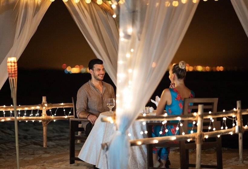 هتل Regency Sealine Camp