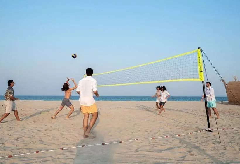 Hotelli Regency Sealine Camp