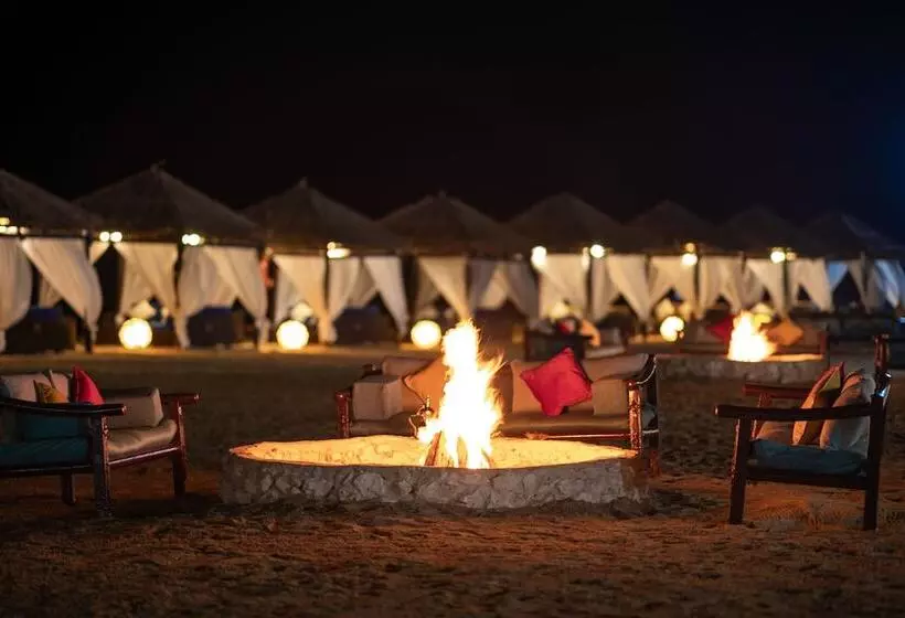 Hotelli Regency Sealine Camp