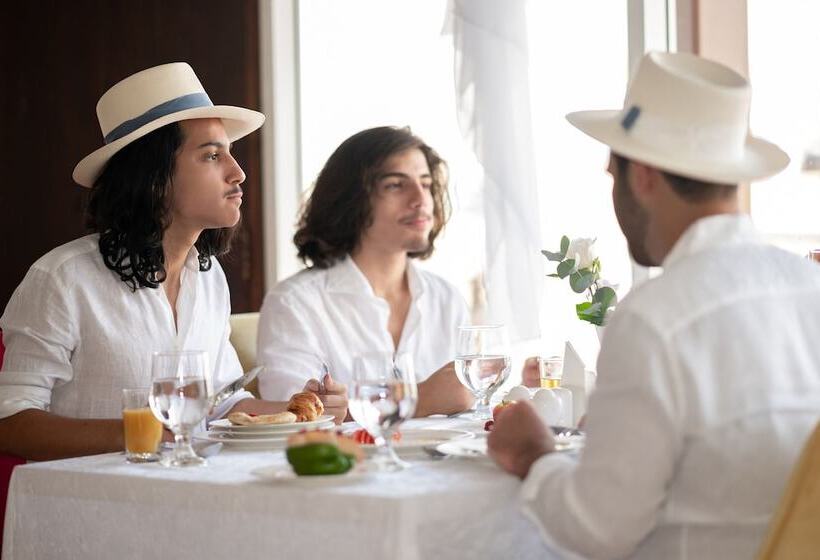 هتل Regency Sealine Camp