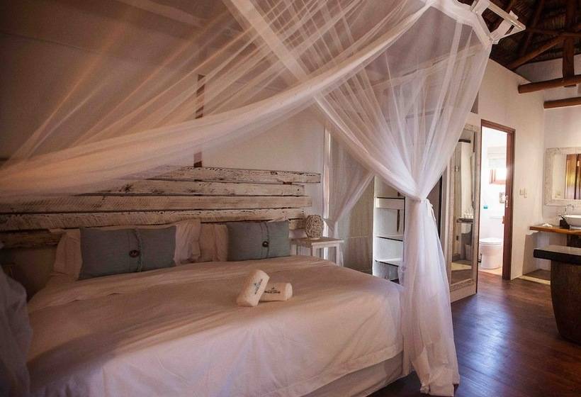 Отель Vilanculos Beach Lodge