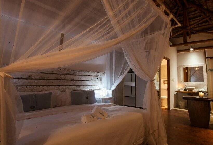 Отель Vilanculos Beach Lodge