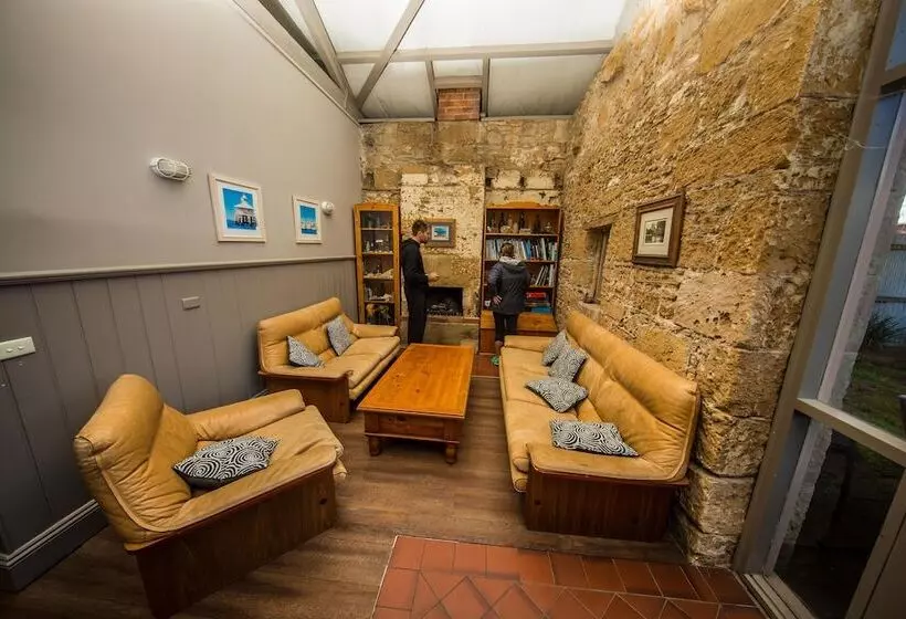 Majatalo Cobb & Co Lodge