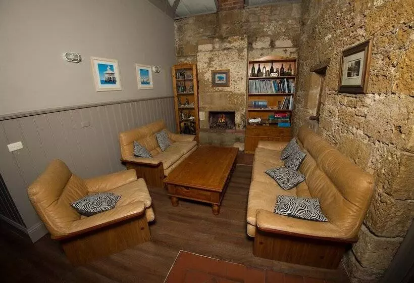 Majatalo Cobb & Co Lodge