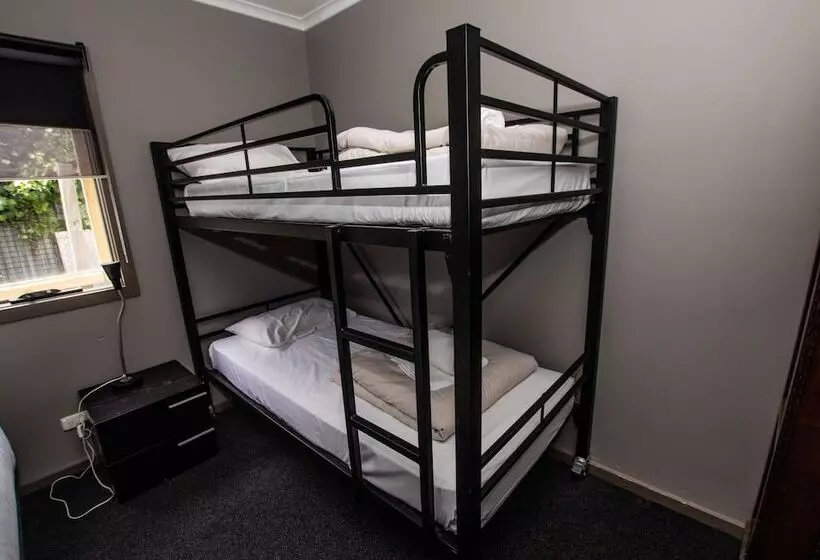 Majatalo Cobb & Co Lodge