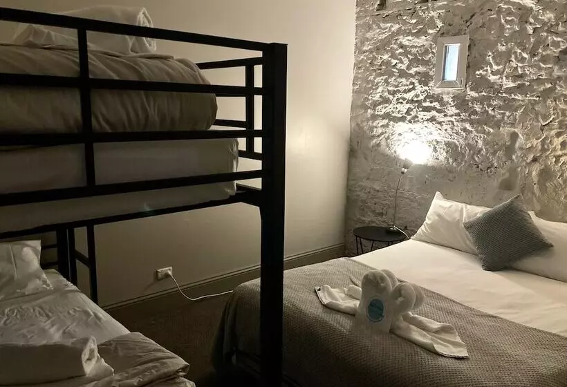 Majatalo Cobb & Co Lodge