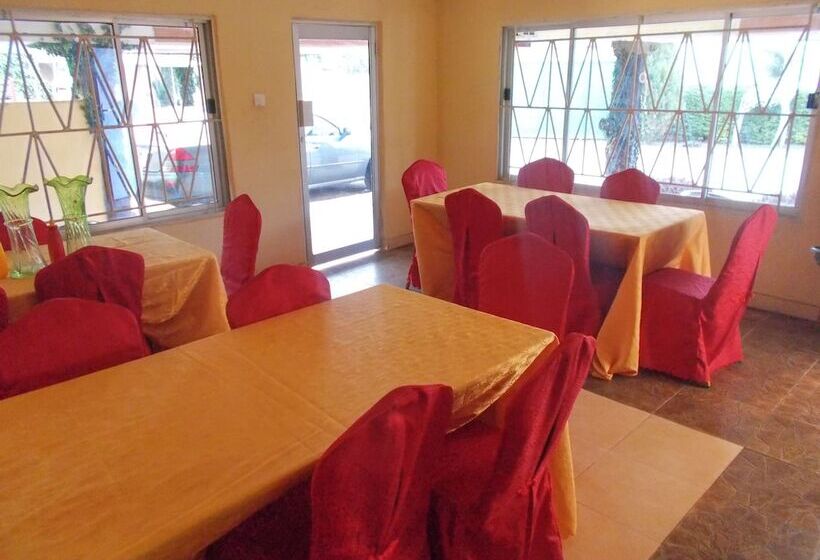 پانسیون Kalabi Executive Lodge