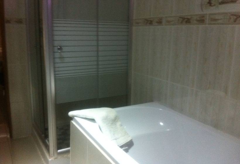 پانسیون Kalabi Executive Lodge