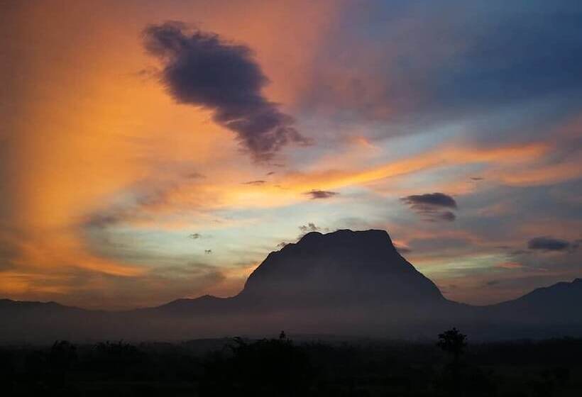 بنسيون Phu Vara