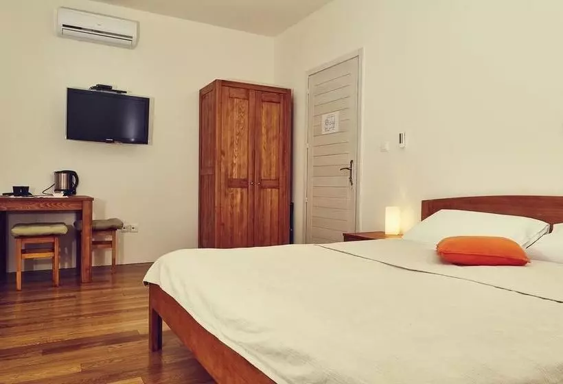 ペンション National Plus