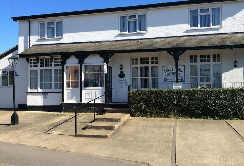 펜션 White Lodge Guest House