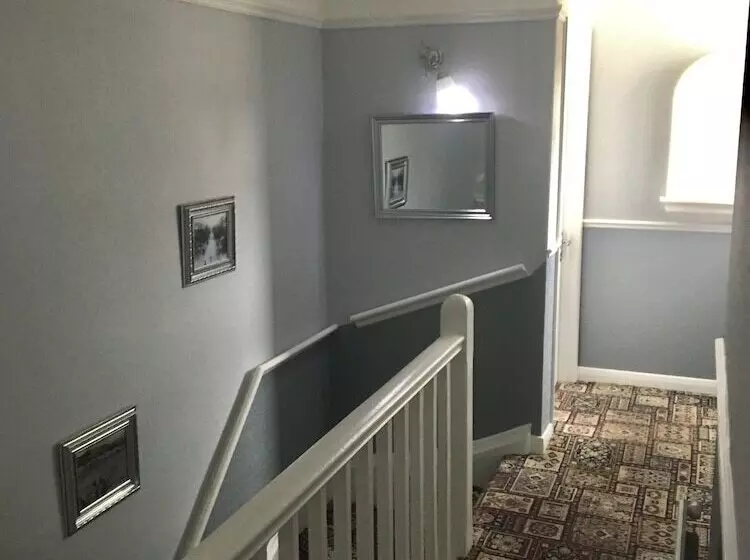 Majatalo White Lodge Guest House