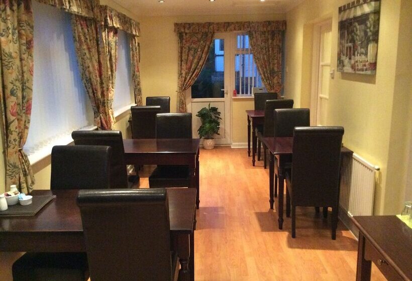 펜션 White Lodge Guest House