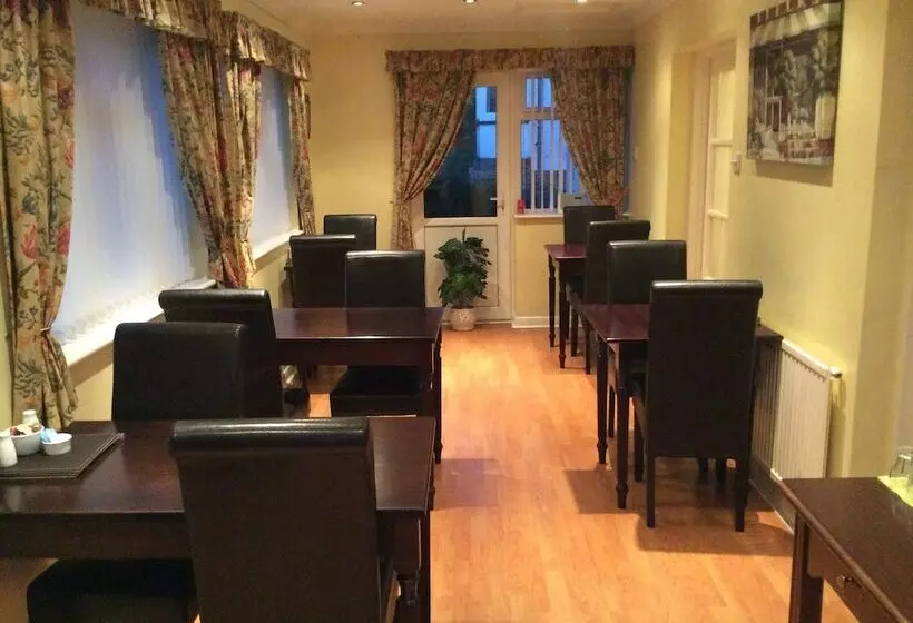 Majatalo White Lodge Guest House