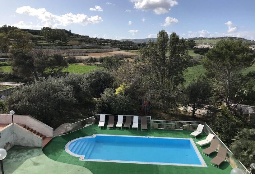 پانسیون White Star