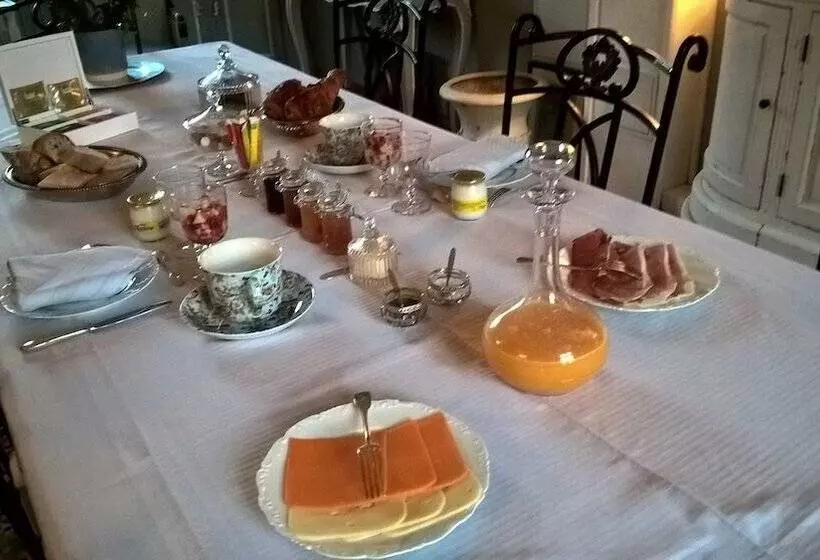 تختخواب و صبحانه La Demeure De Villiers