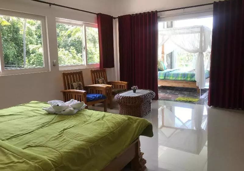 Aamiaismajoitus (B&B) Villa Suari I