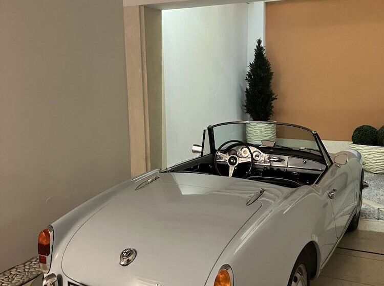 مسافرخانه Relais Santa Corona