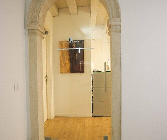 مسافرخانه Relais Santa Corona