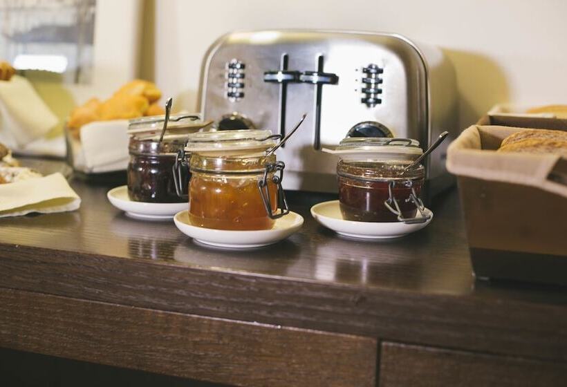 مسافرخانه Relais Santa Corona