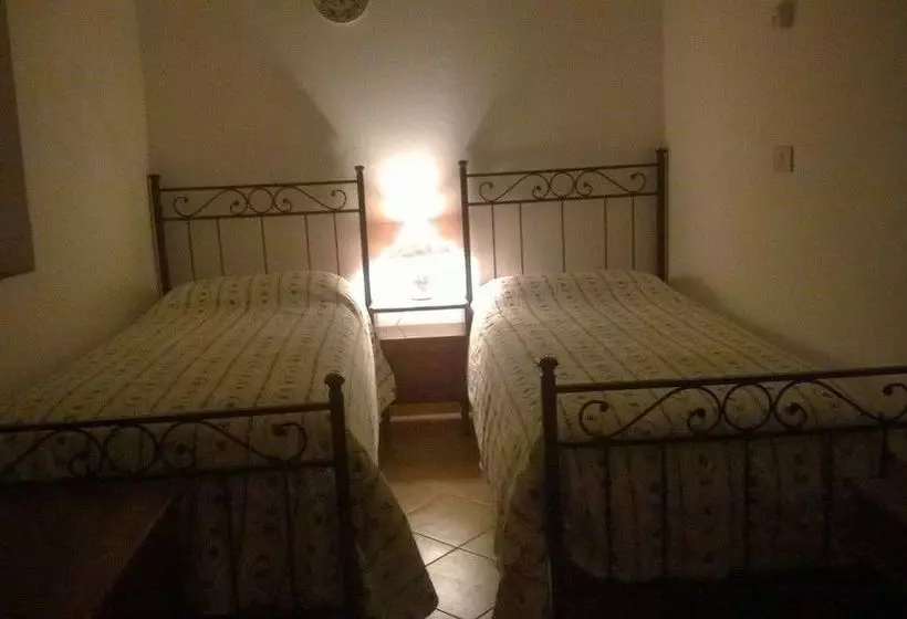 ホテル Agriturismo Il Cavallone