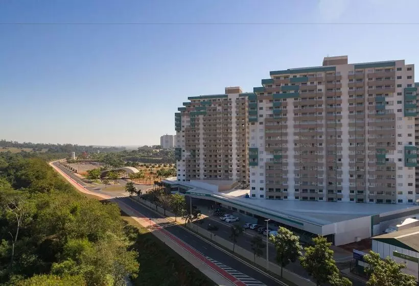 Hotelli Olimpia Park Resort