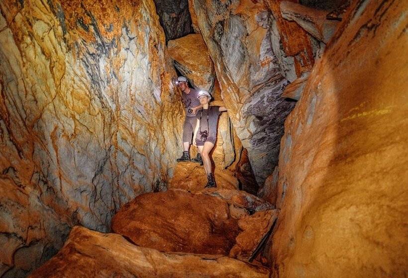 هتل Ghaub Nature Reserve & Farm One Namibia