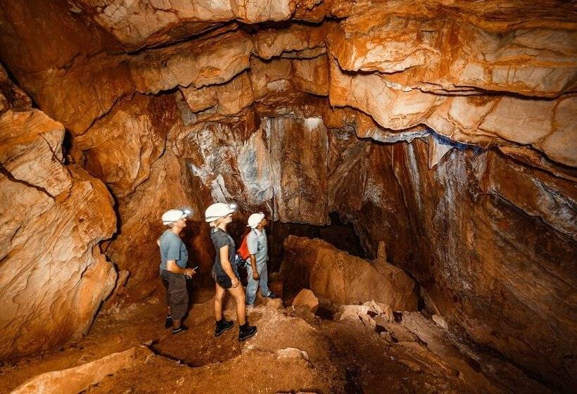 هتل Ghaub Nature Reserve & Farm One Namibia