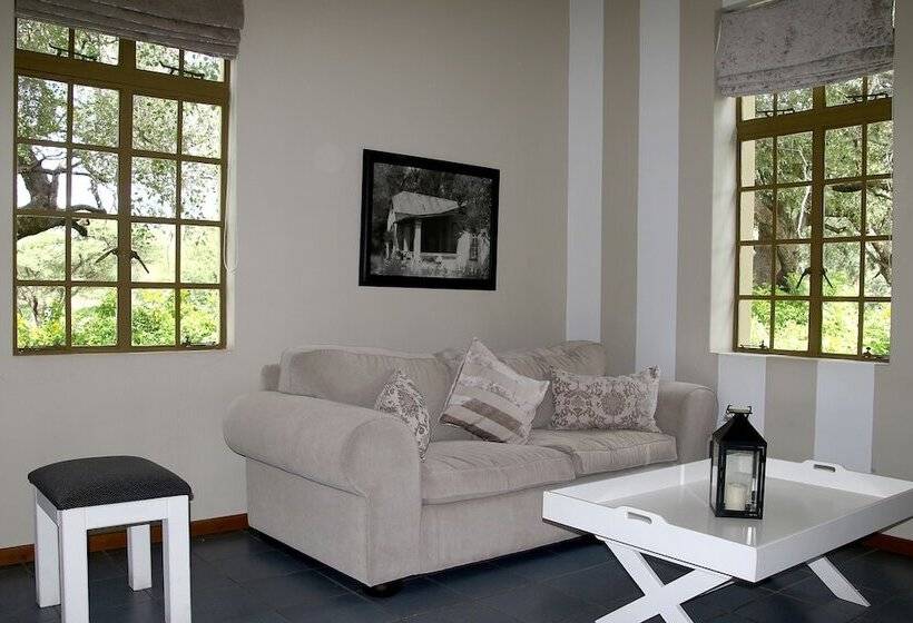 هتل Ghaub Nature Reserve & Farm One Namibia