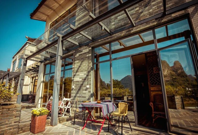 בית מלון כפרי Moonlit Sky Resort