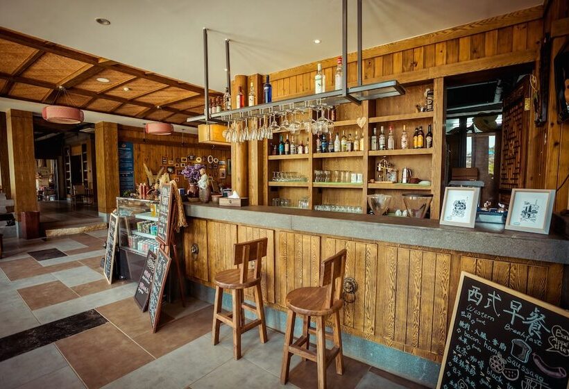 בית מלון כפרי Moonlit Sky Resort