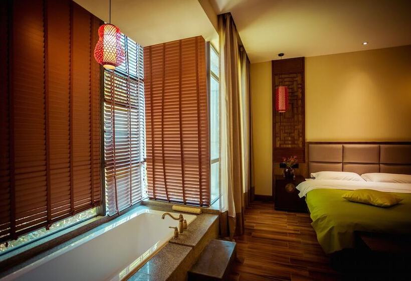 בית מלון כפרי Moonlit Sky Resort