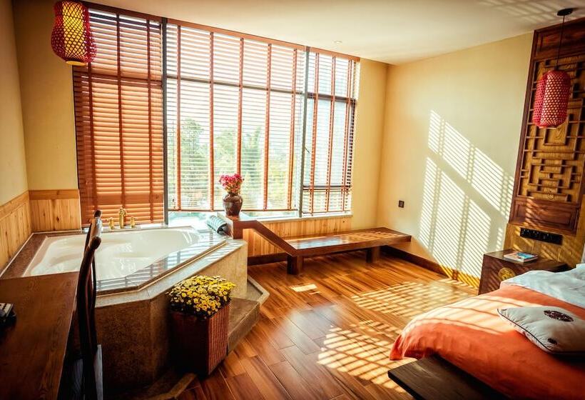 בית מלון כפרי Moonlit Sky Resort