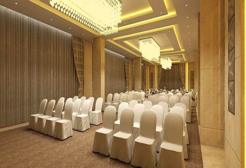 בית מלון כפרי Nataraj Sarovar Portico