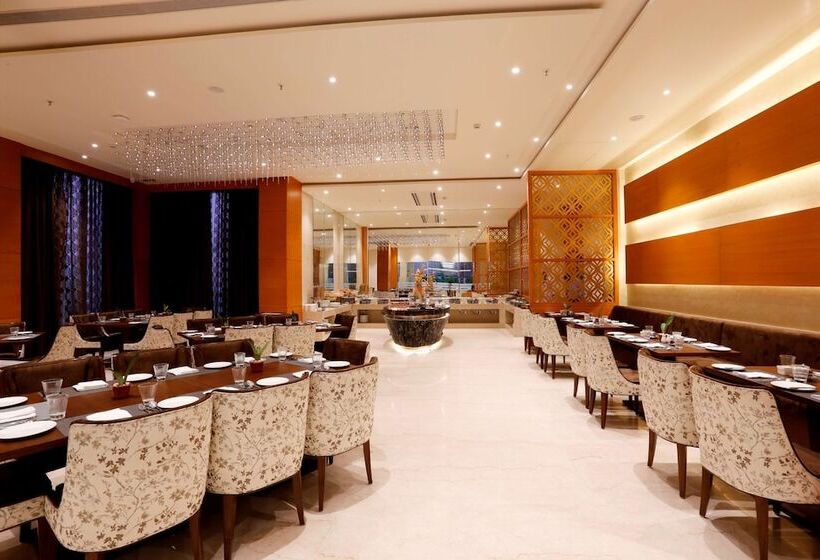 בית מלון כפרי Nataraj Sarovar Portico