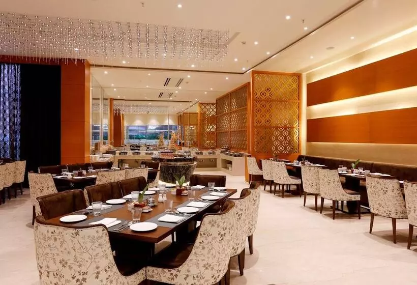 Hotelli Nataraj Sarovar Portico