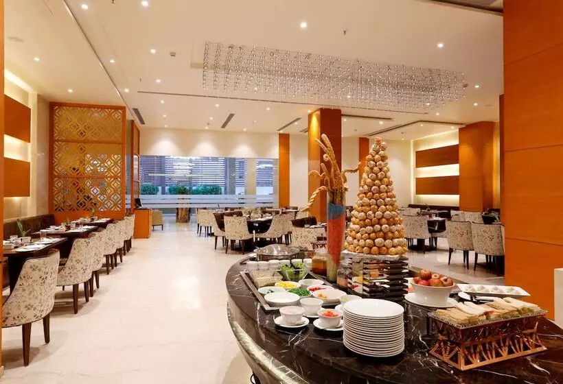 Hotelli Nataraj Sarovar Portico